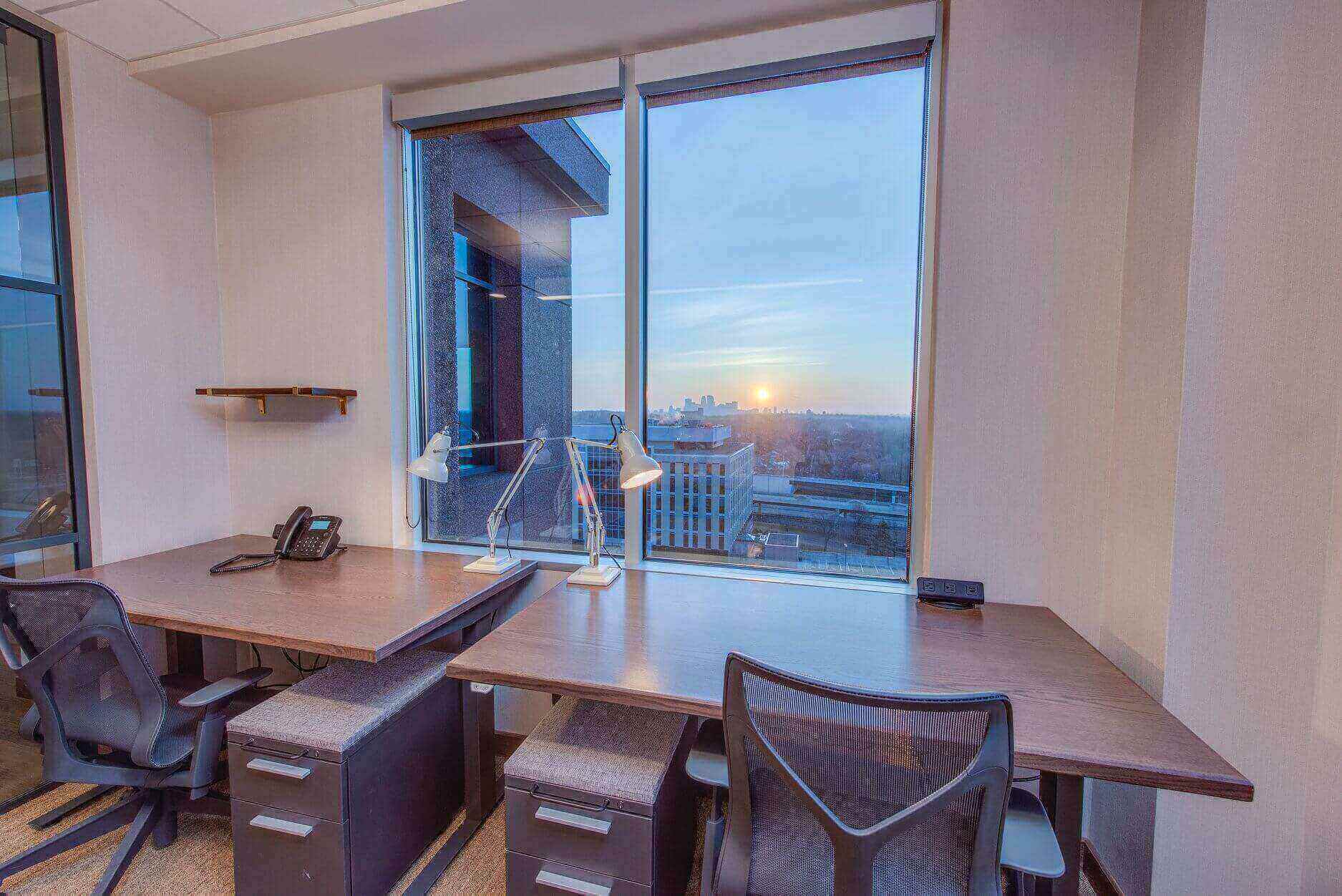 4 Person Coworking Desk