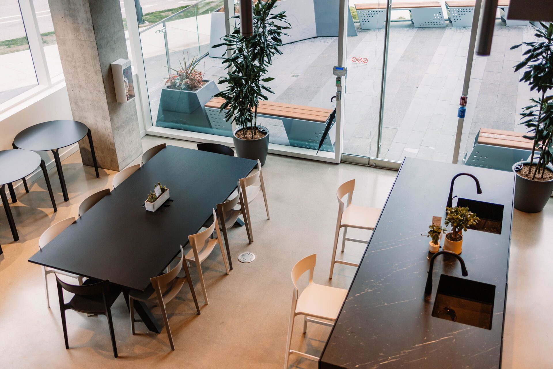 4 Person Coworking Desk