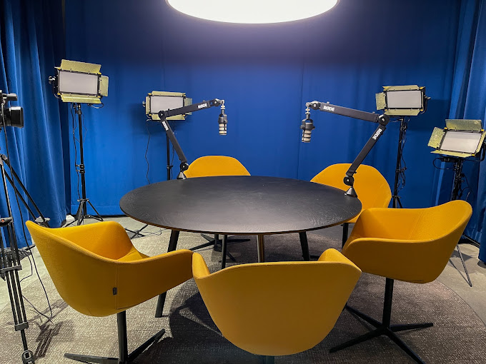 1 Person Coworking Desk