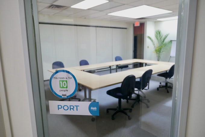 4 Person Coworking Desk