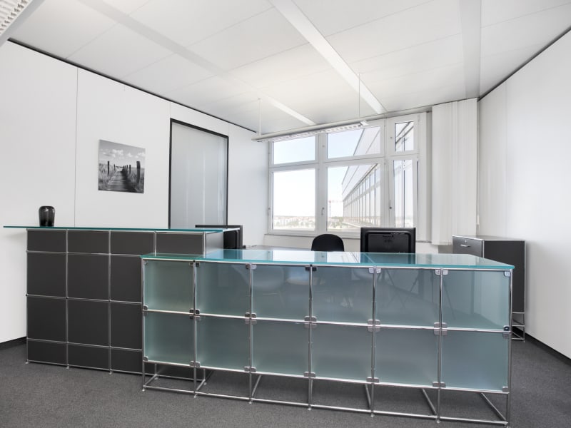 3 Person Private Office