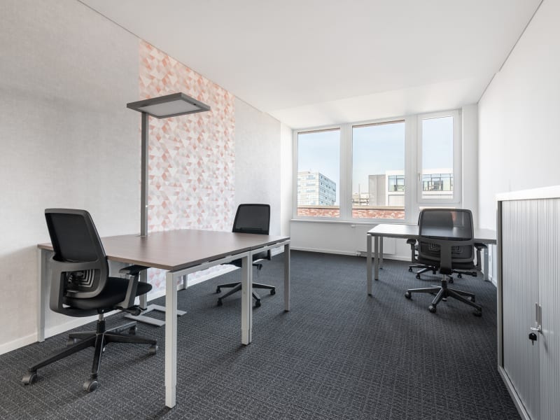 1 Person Private Office