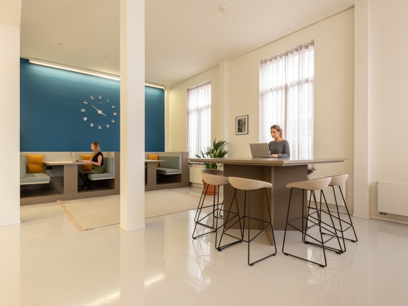 5 Person Private Office