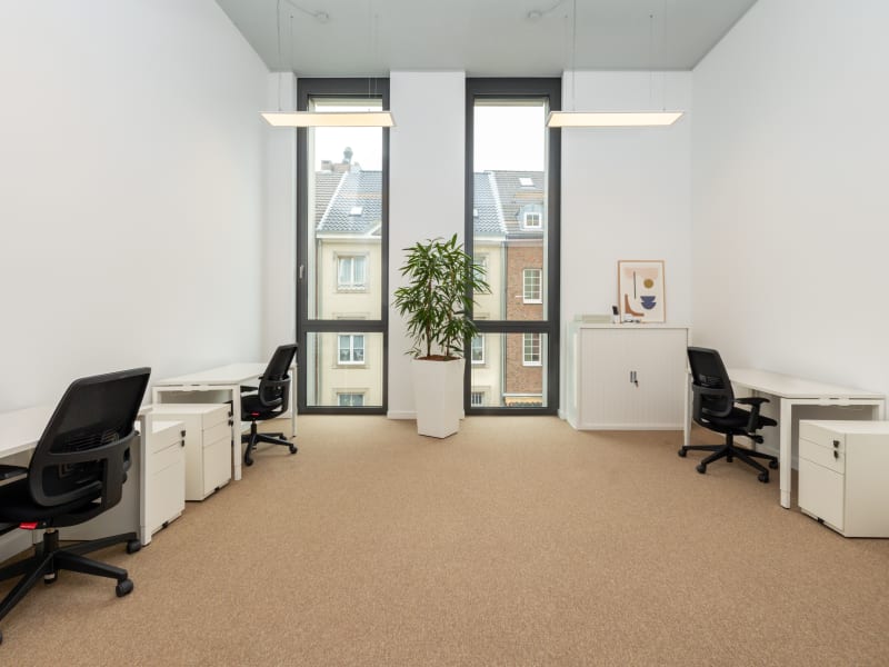 5 Person Private Office