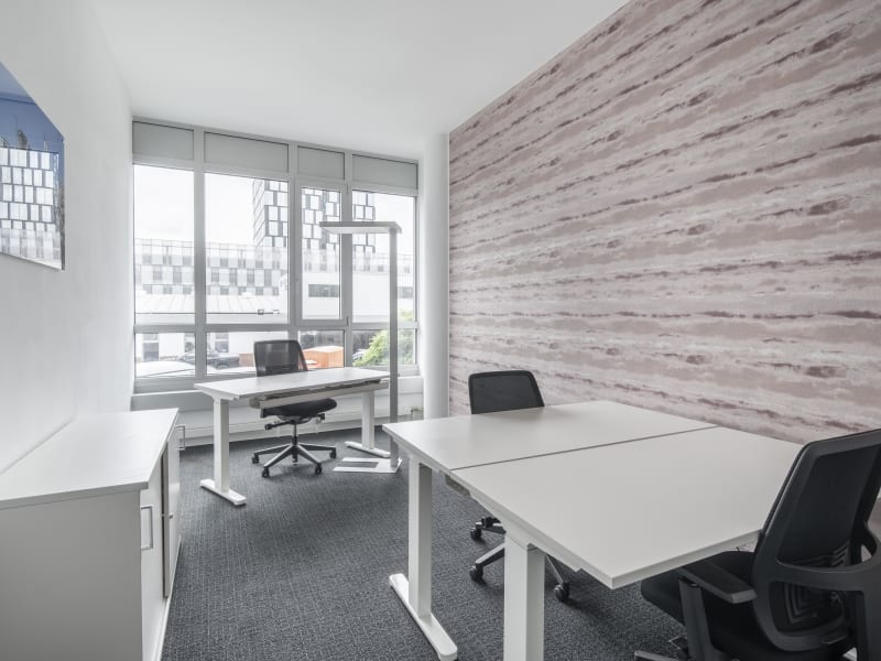 4 Person Private Office