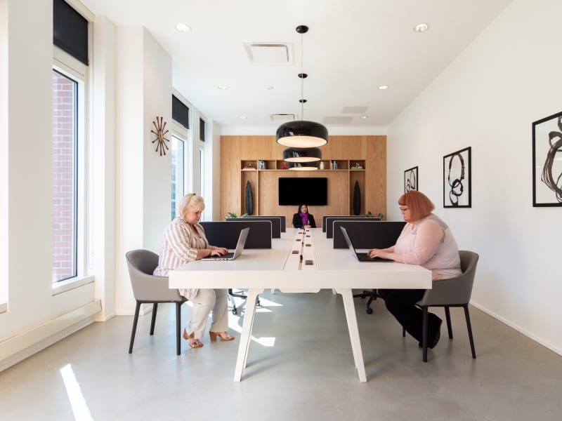 1 Person Coworking Desk