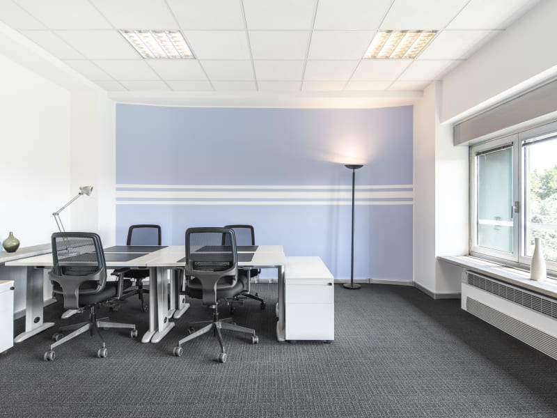 1 Person Virtual Office