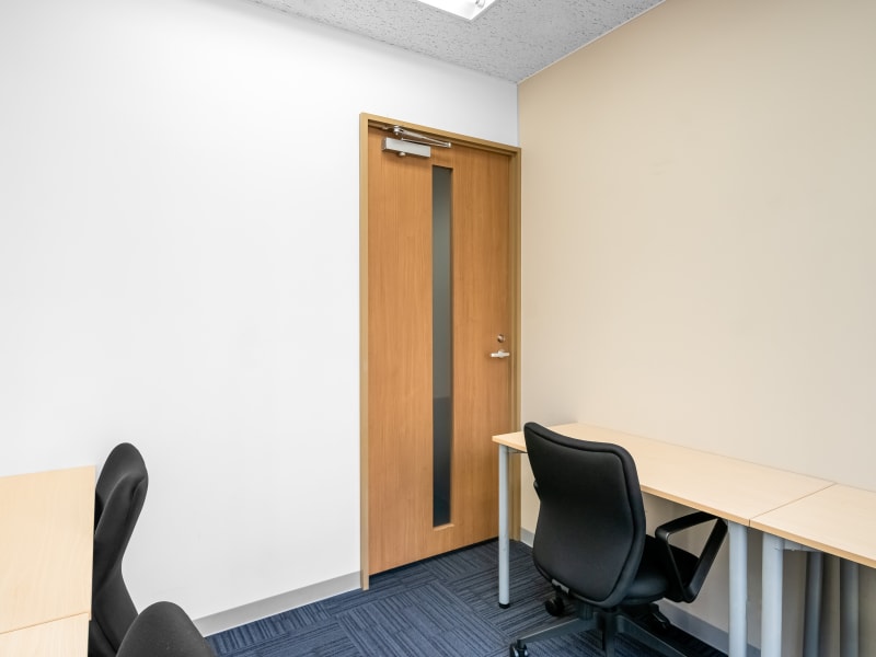 5 Person Private Office
