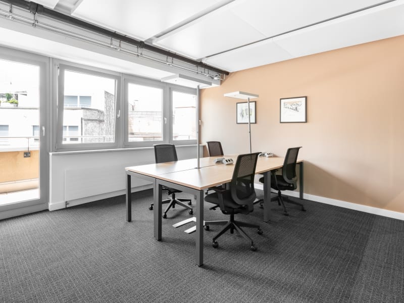 1 Person Coworking Desk