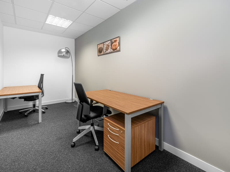 7 Person Private Office