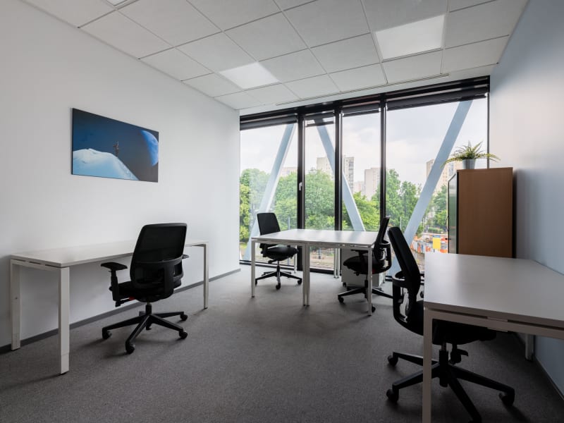 1 Person Virtual Office