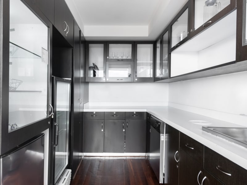 7 Person Private Office