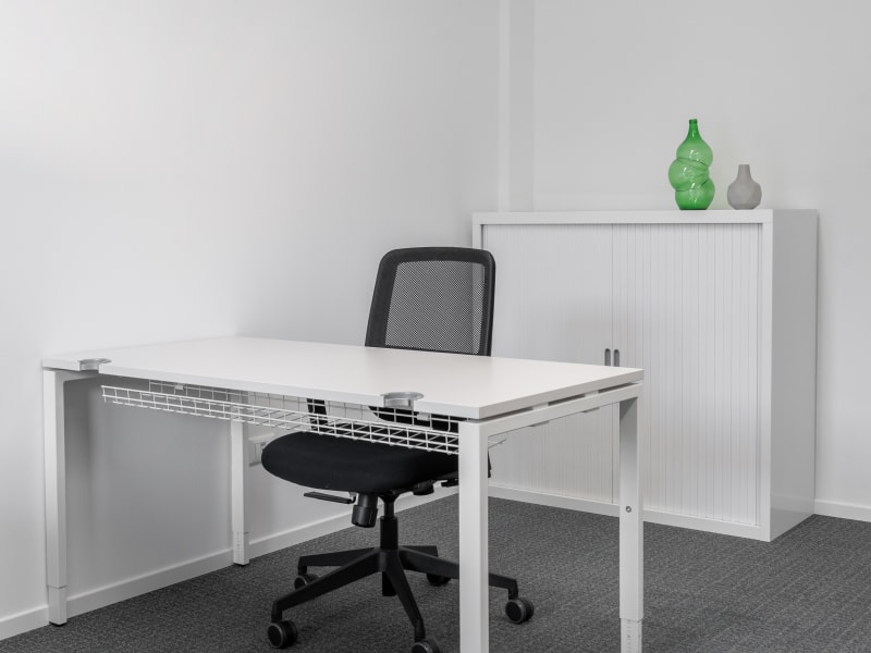 1 Person Virtual Office