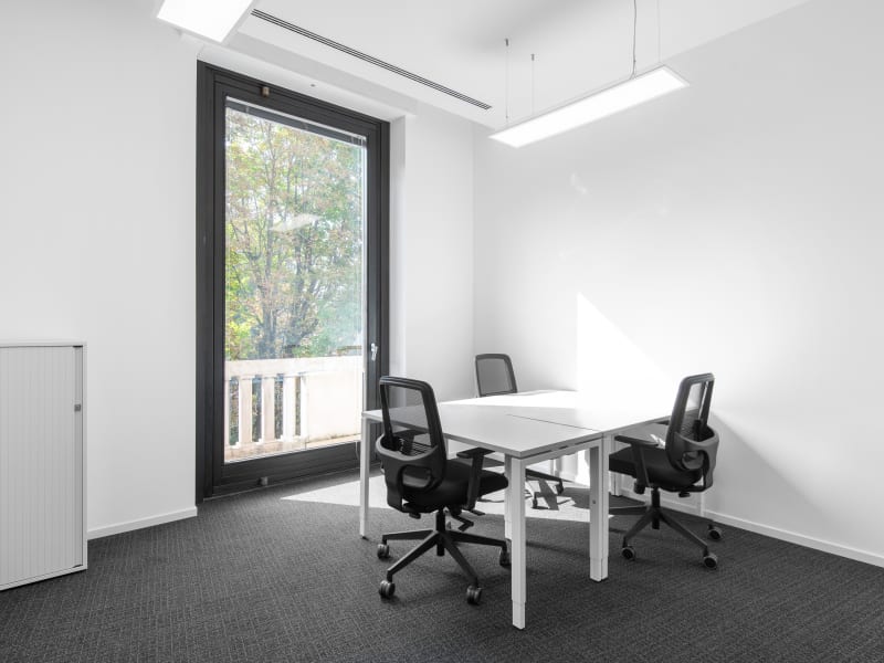 15 Person Private Office