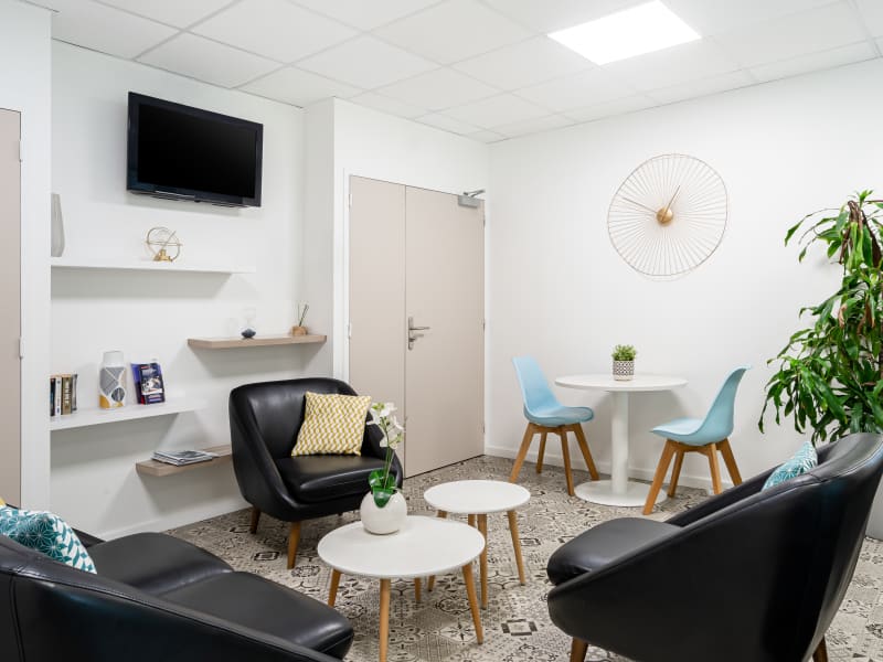 7 Person Private Office