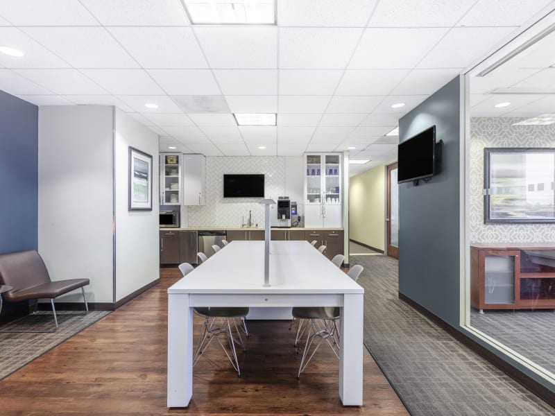 10 Person Private Office