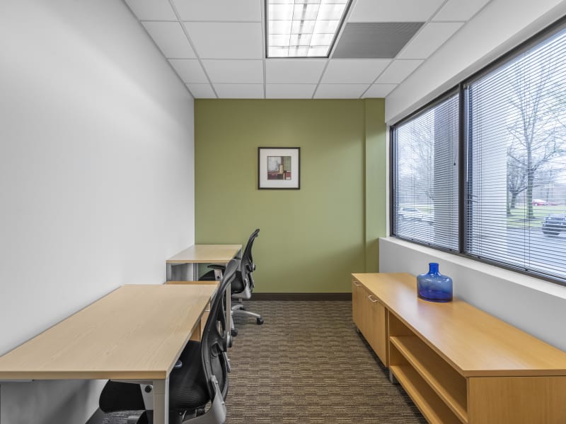 10 Person Private Office