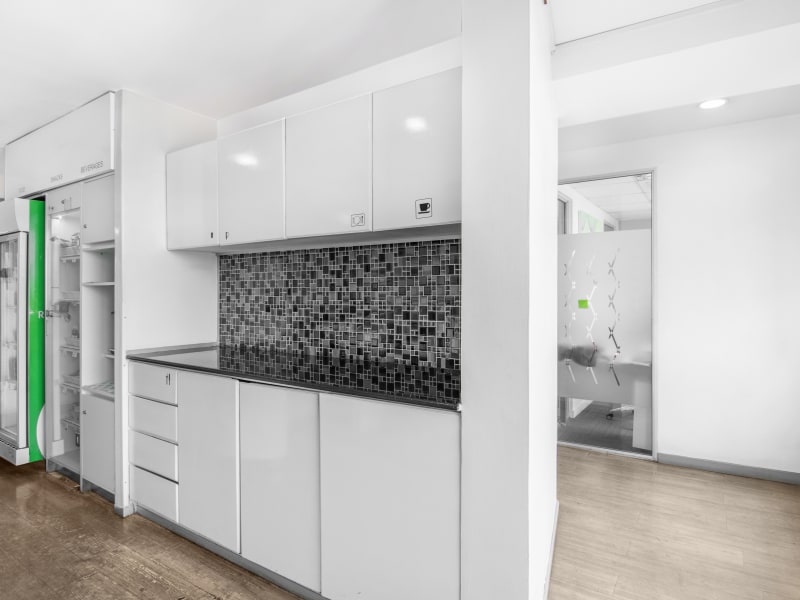 15 Person Private Office