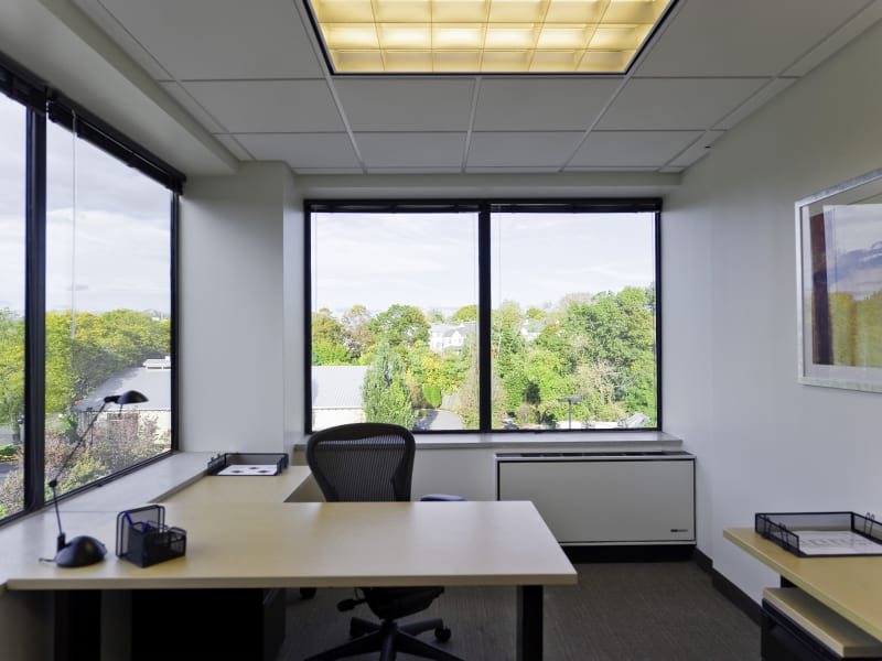 10 Person Private Office