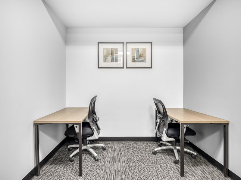 1 Person Coworking Desk