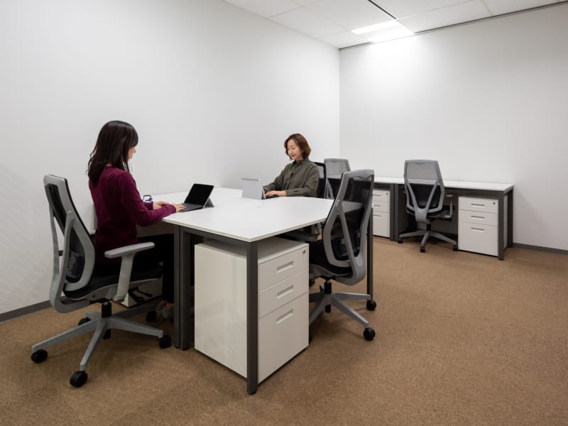 4 Person Private Office