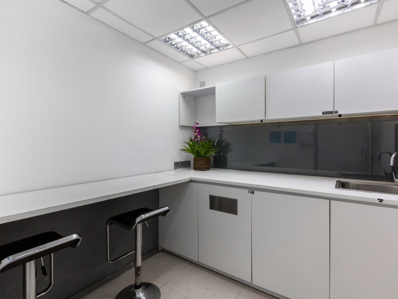 5 Person Private Office