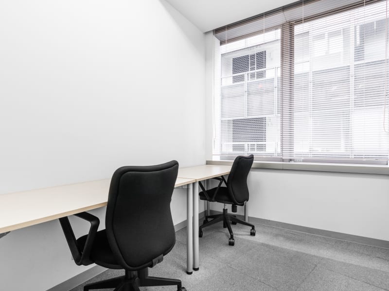 10 Person Private Office