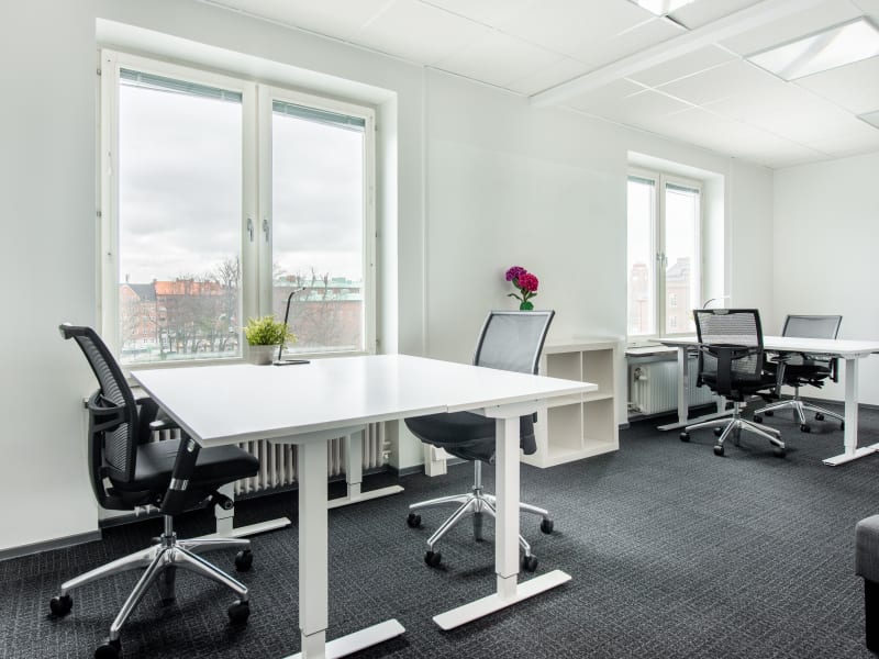 1 Person Coworking Desk