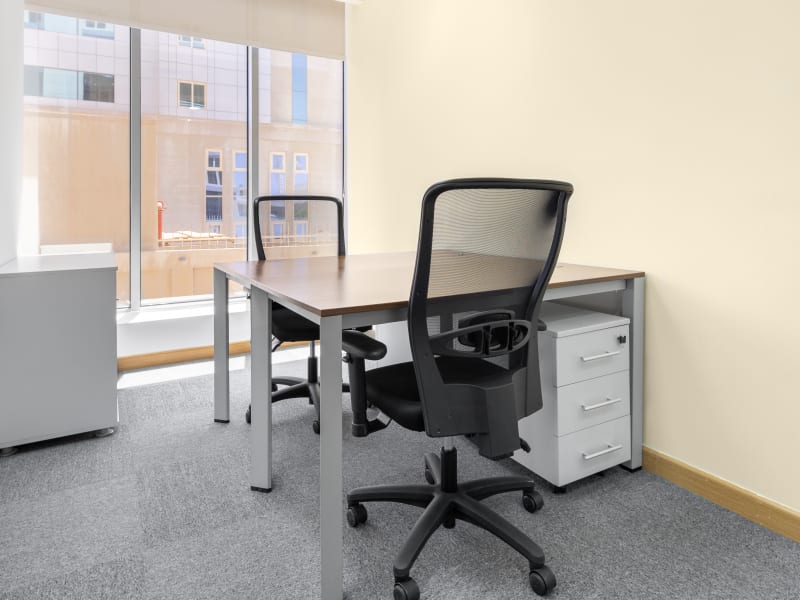 5 Person Private Office