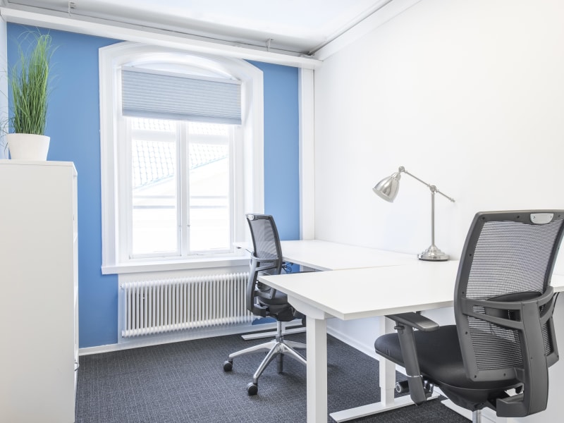 10 Person Private Office