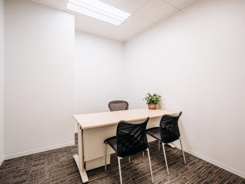 7 Person Private Office