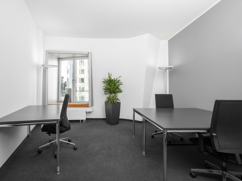 5 Person Private Office