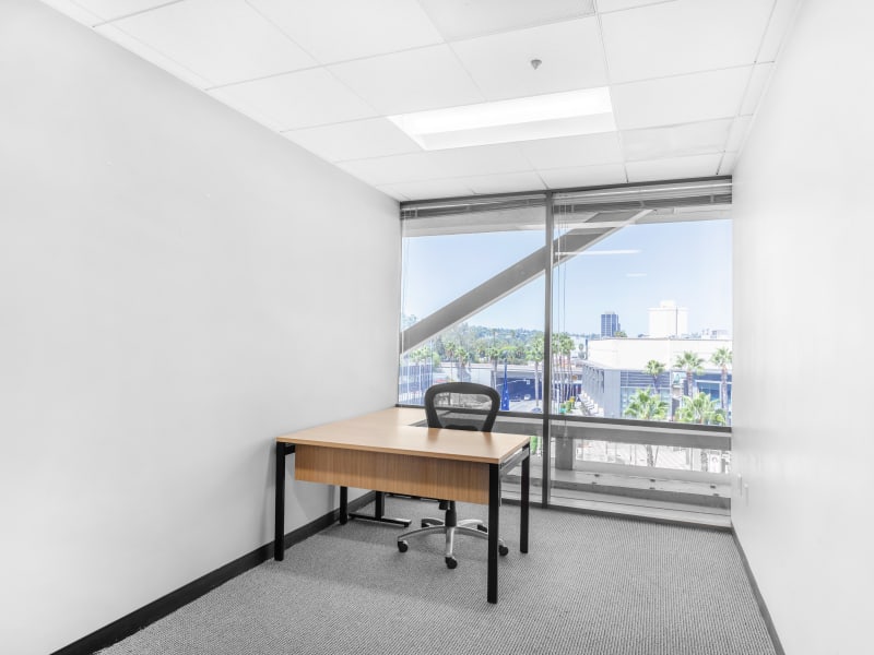 7 Person Private Office