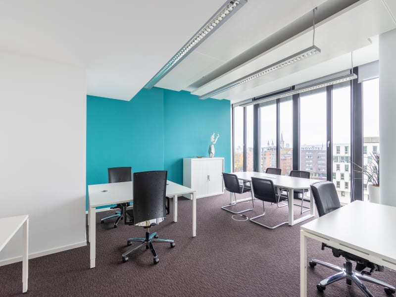 10 Person Private Office