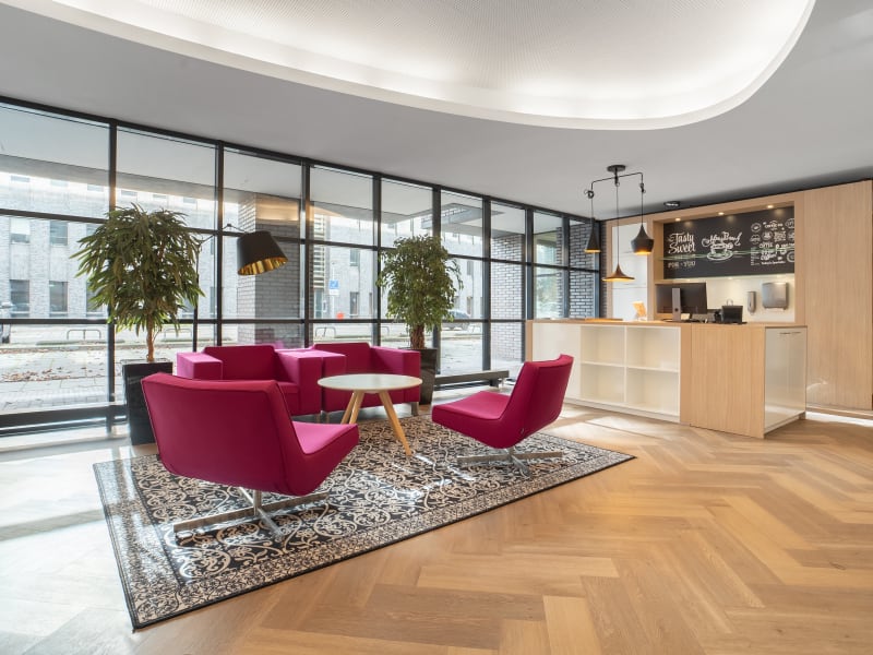 1 Person Private Office