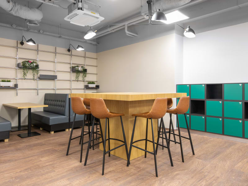 10 Person Private Office