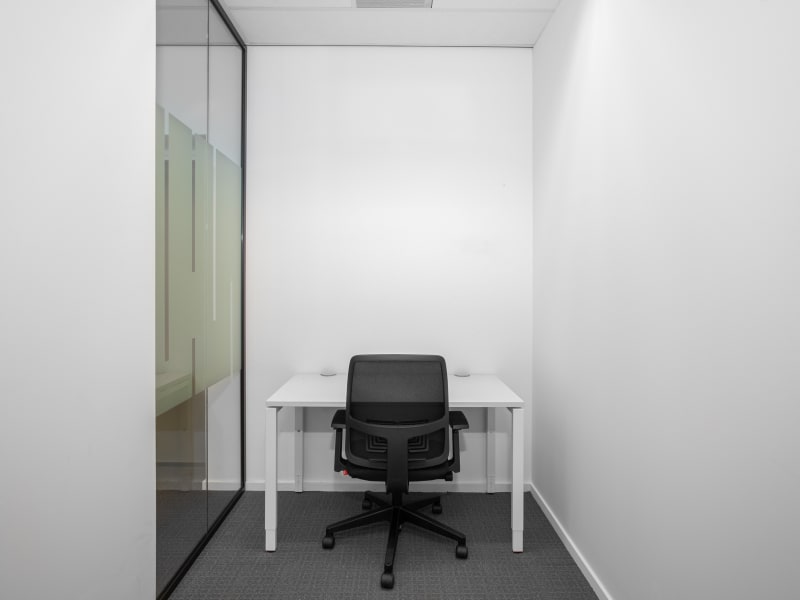 7 Person Private Office