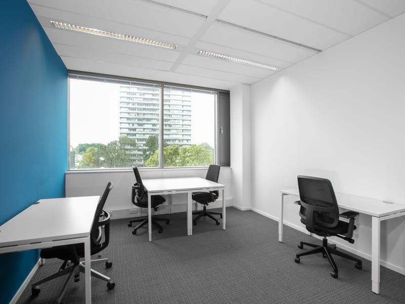 4 Person Private Office