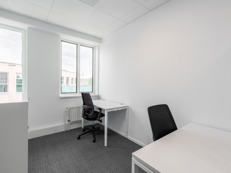 3 Person Private Office