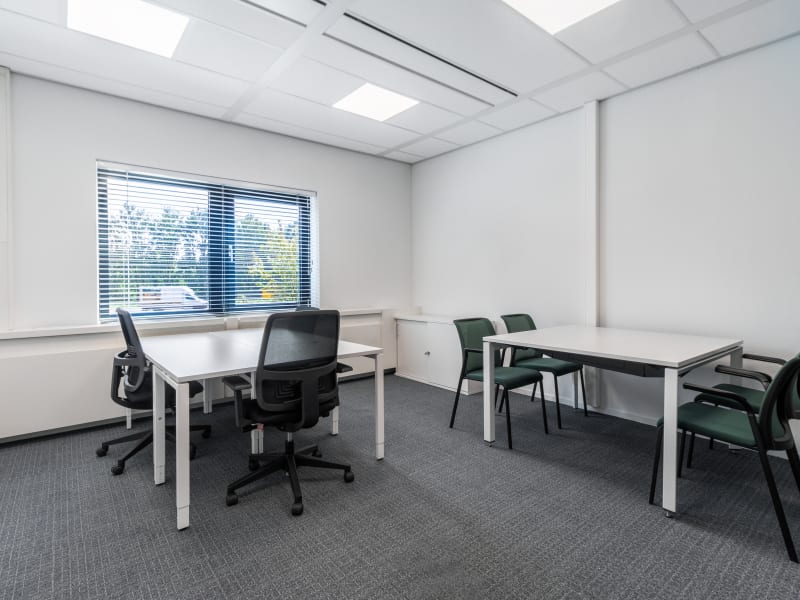 4 Person Private Office