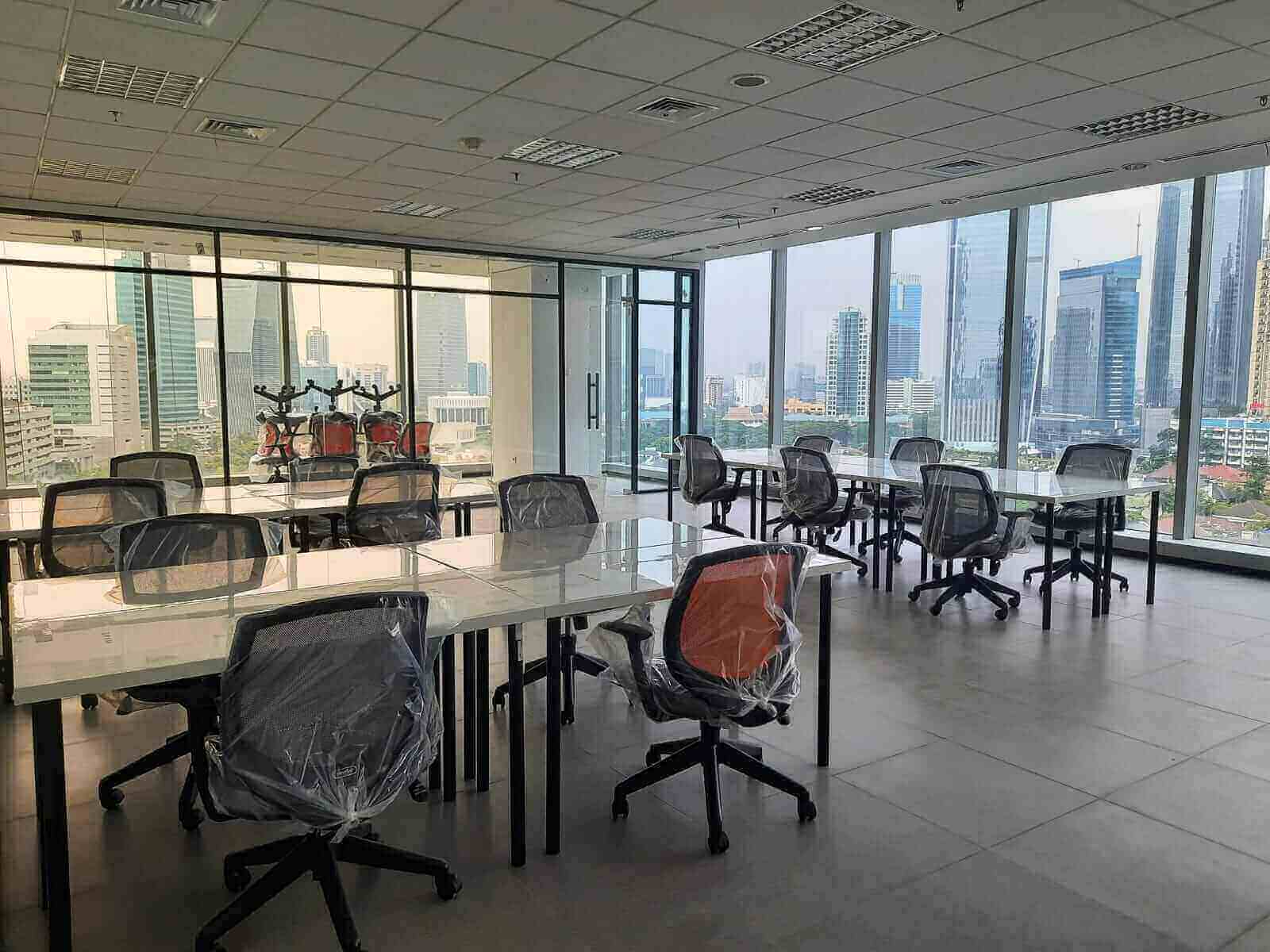 1 Person Coworking Desk