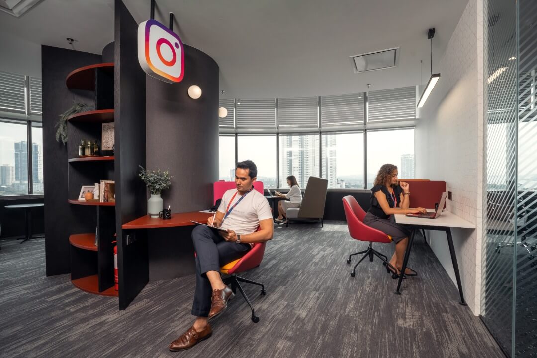 4 Person Private Office