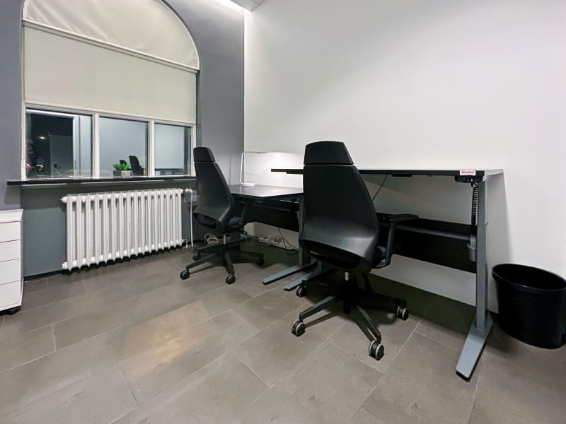 1 Person Private Office