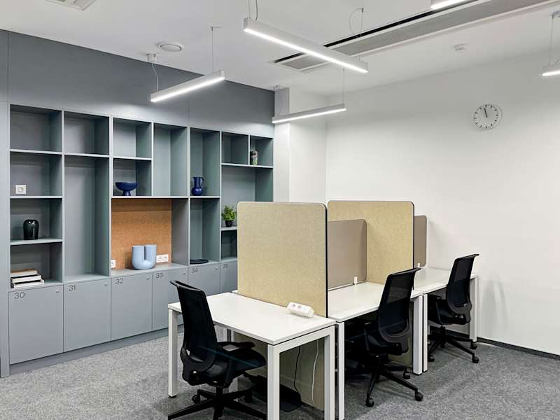 100 Person Private Office